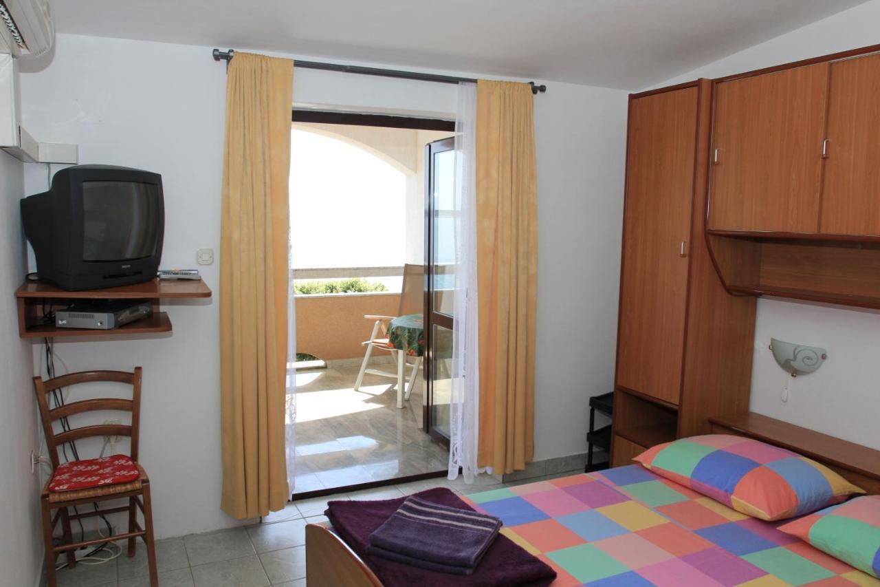 Apartments By The Sea Mandre, Pag - 8655 Kolan Buitenkant foto