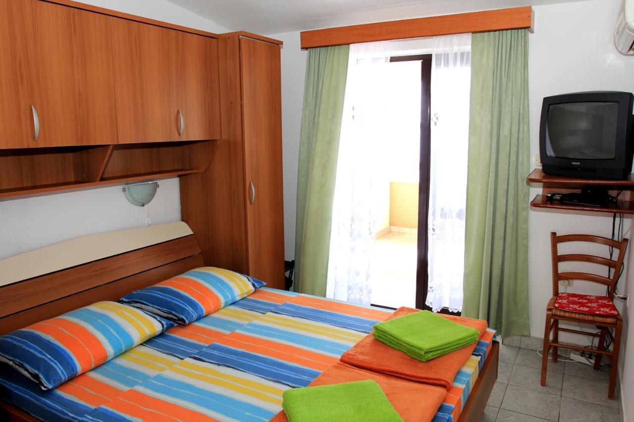 Apartments By The Sea Mandre, Pag - 8655 Kolan Buitenkant foto