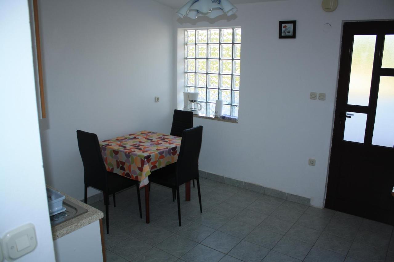 Apartments By The Sea Mandre, Pag - 8655 Kolan Buitenkant foto